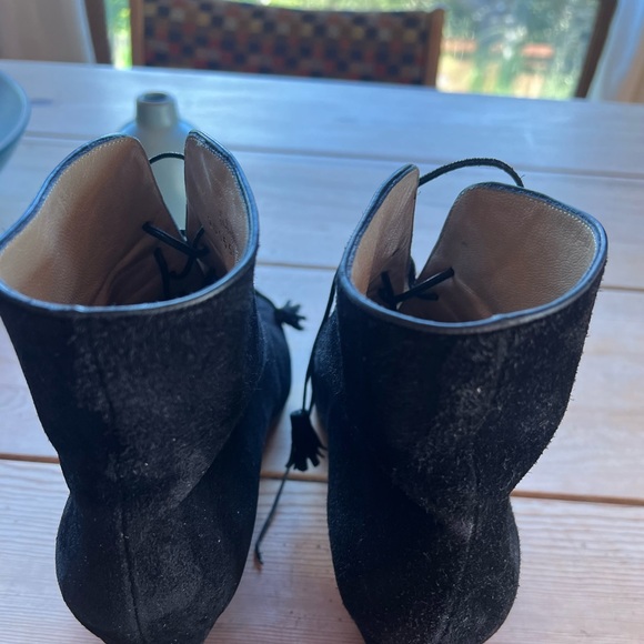 Salvatore Ferragamo black suede short lace up boot. Sz 9. Worn once. Like new - Picture 1 of 8